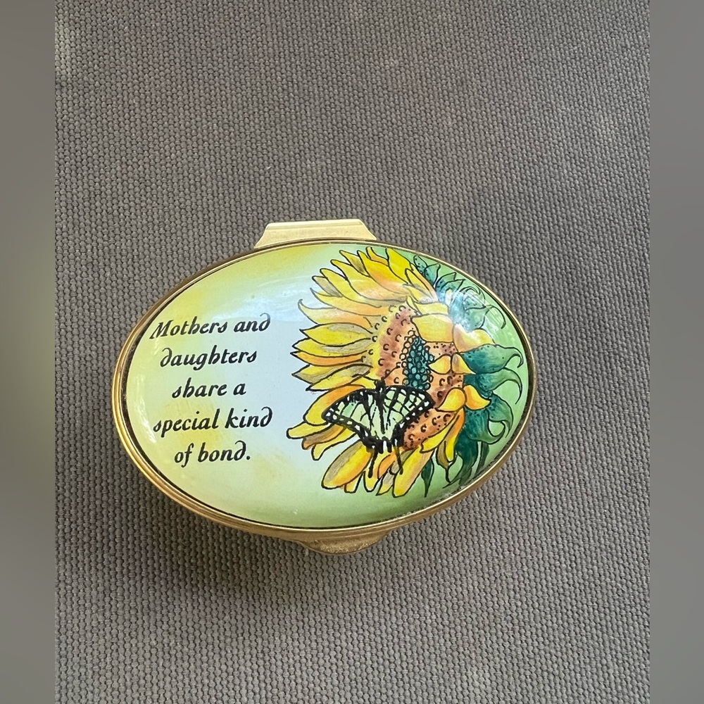 Staffordshire Butterfly Sunflower Box